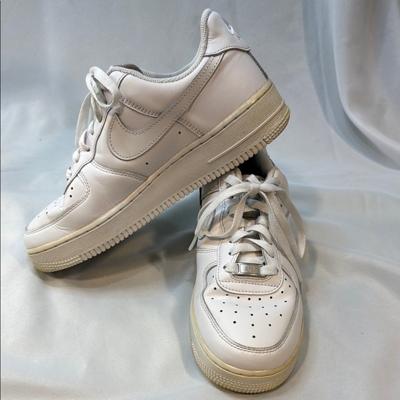 Nike Air Force-1 Womens size 8.5 Sneakers white leather low top, pre-owned, nice - Picture 3 of 10